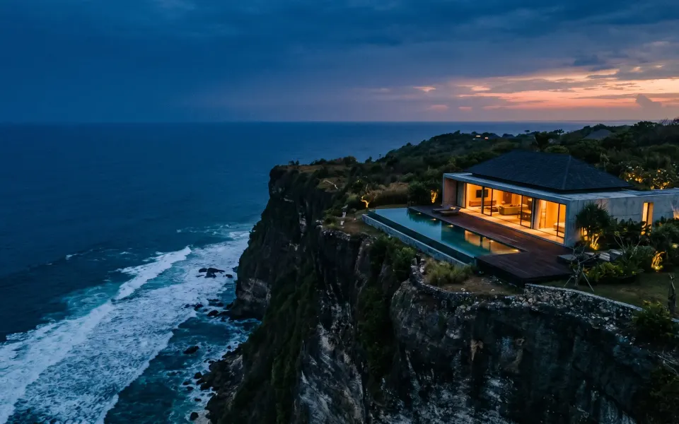 Private Jet Villa Bali – the trophy asset of Uluwatu